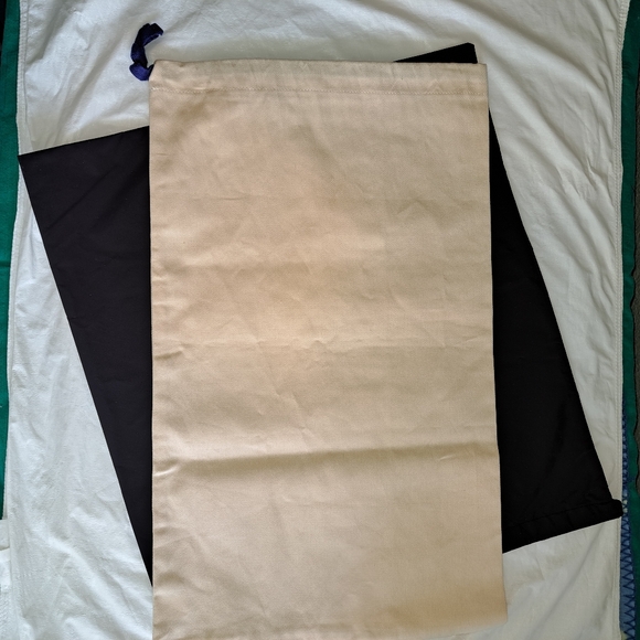 Pair of large Louis Vuitton Dust Bags - Picture 7 of 8